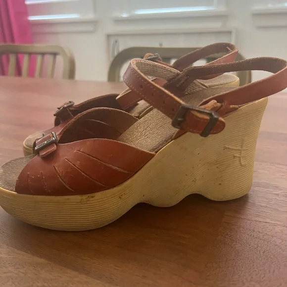 famolare Shoes Vintage Famolare Brown Buckle Accent Platform